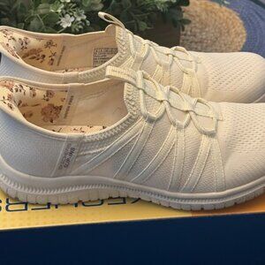 Skechers Slip Ons Washable Women’s Sneakers w/ Air Cooled Memory Foam in Natural